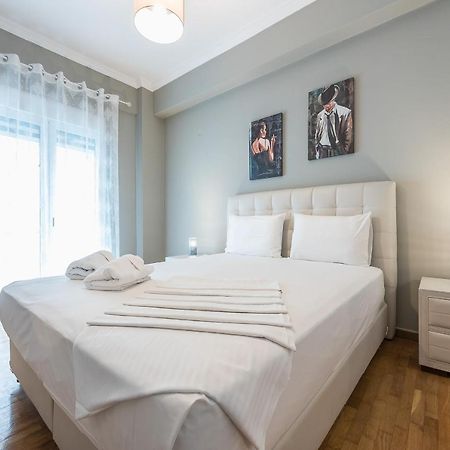 Modern City Apartment By Cloudkeys Atenas Exterior foto